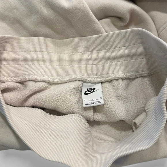 Nike Women’s Cream High Waisted Wide Leg Sweatpants Large - Picture 6 of 7